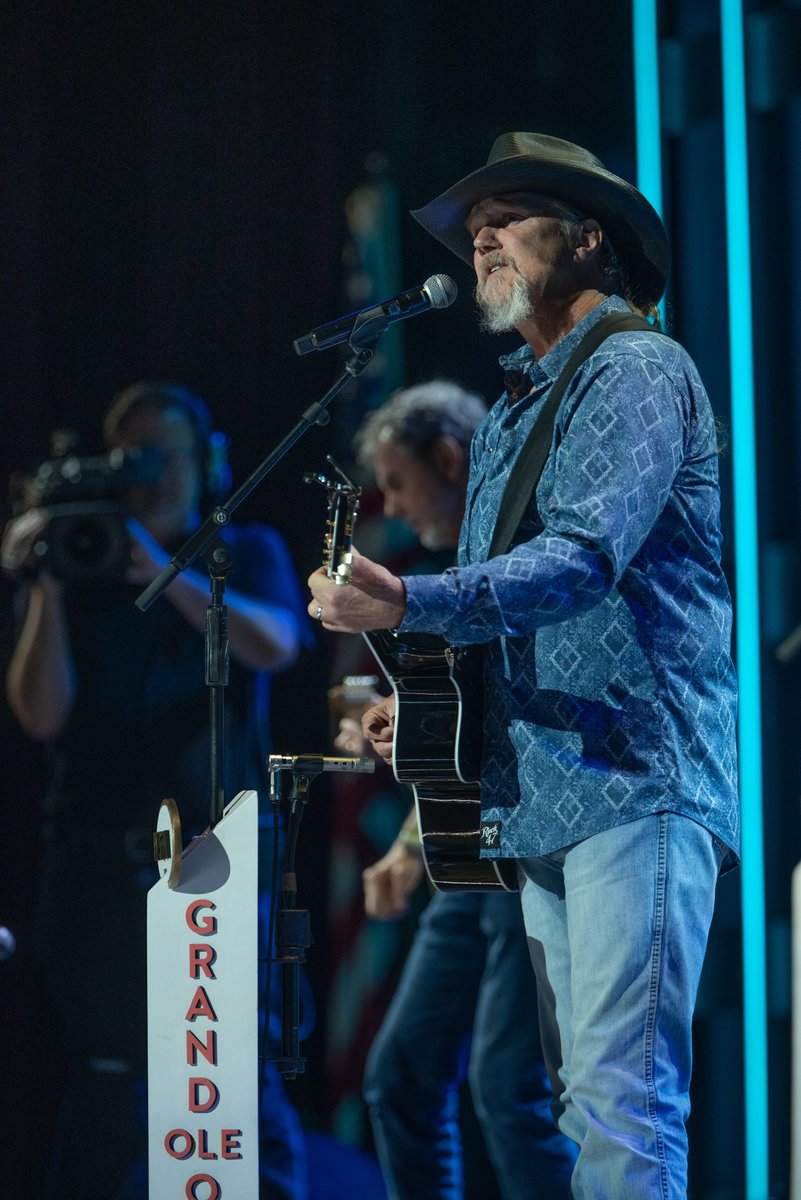 TraceAdkins's tweet photo. Last night Trace celebrated 20 years of being a member of the Grand Ole @opry . It was a night to remember! https://t.co/DbY4j29DSF