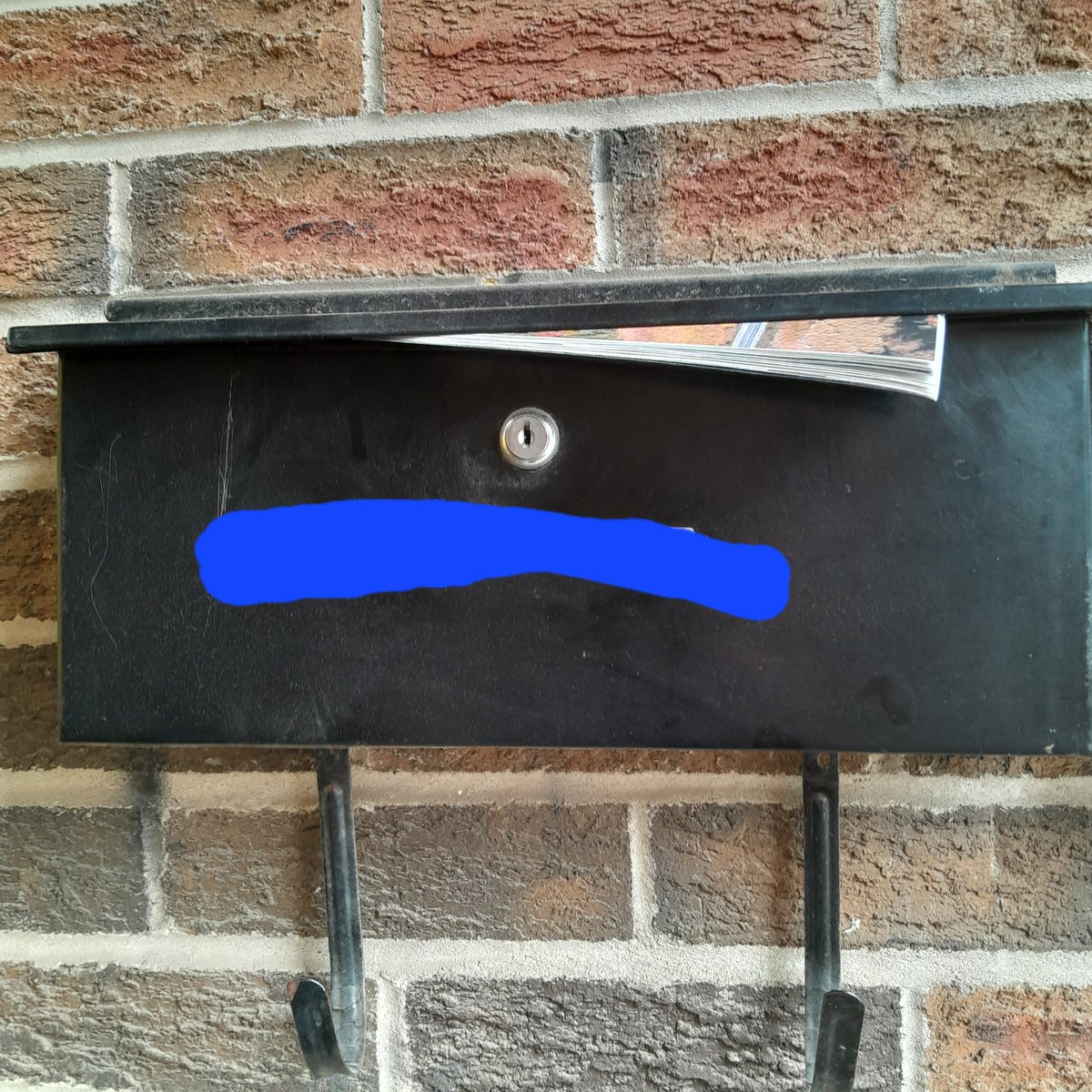 JenniferHo62408's tweet photo. Landlord and tenant rights. 
My Landlord LOCKS MY MAILBOX HE HAS THE KEY to open it ,I do NOT have a key for my mail box😡🤬😡
He has No RIGHT TO LOCK THE MAILBOX!!!! https://t.co/dl26u4mc4m