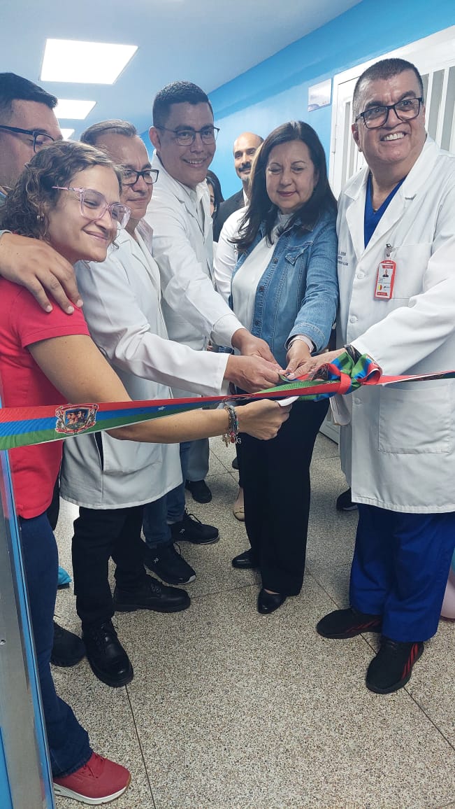 La ministra <a href="/MagaGutierrezV/">Magaly Gutiérrez Viña</a>, junto a la alcaldesa <a href="/gestionperfecta/">Carmen Meléndez</a> y <a href="/Nahumjfernandez/">Nahum Fernandez</a> , Jefe de Gob. del Dtto. Capital, reinauguran el serv. de neonatología de la <a href="/CcsMaternidad/">Maternidad Concepción Palacios</a>, con el fin de aumentar las atenciones de 27 a 51.
#JuntosPorCadaLatido
#VenezuelaEsBRICS