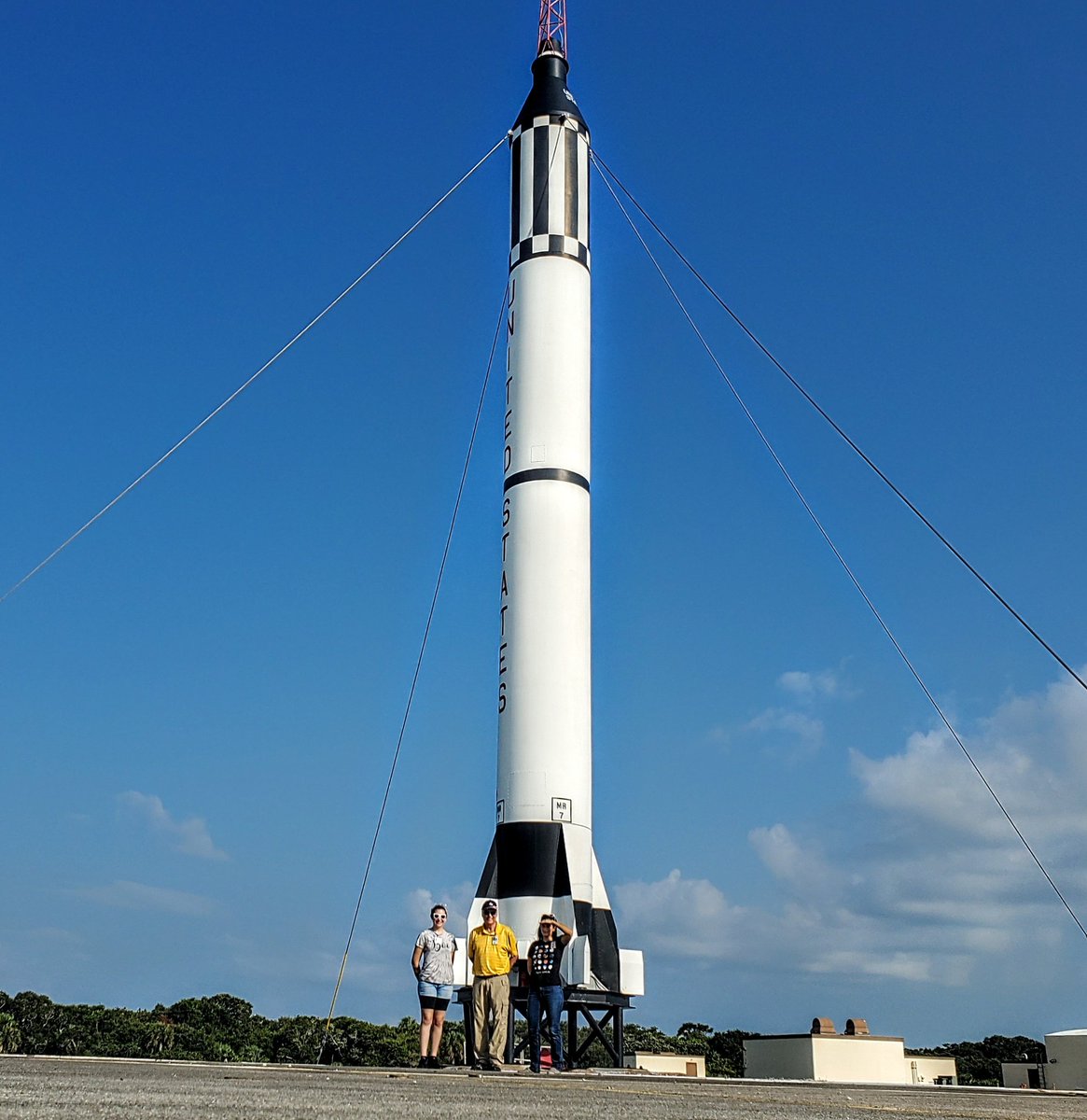 Melanie_Pod's tweet photo. Last day working at the SLSL 🚀 Will miss Dr. Andrew Schurger and the UFL team. #SpaceLifeSciencesLab #KSC #SpaceBiology #RedstoneRocket #LaunchComplex5 https://t.co/XbYTjH2vPg