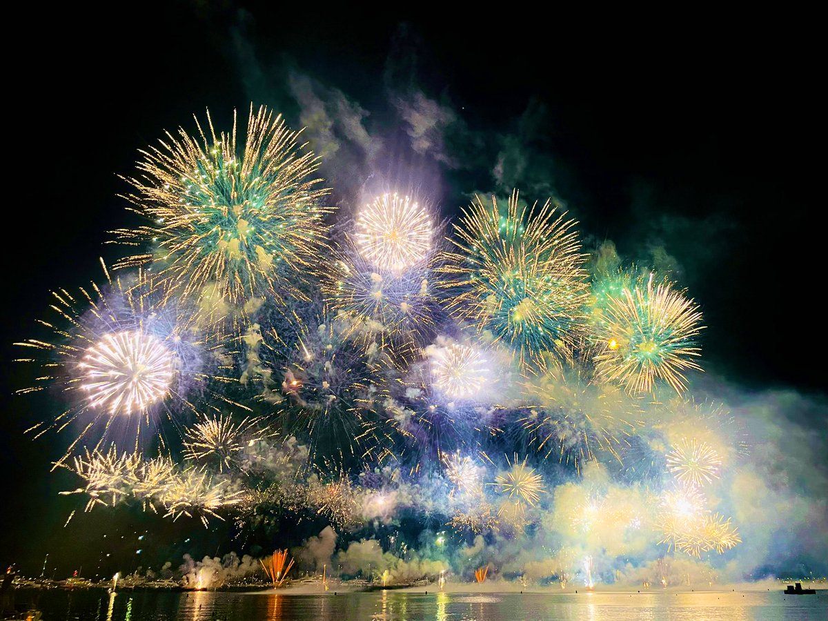 jo__mb's tweet photo. summer nights magic 💗✨ https://t.co/3ZzFd7LjPd