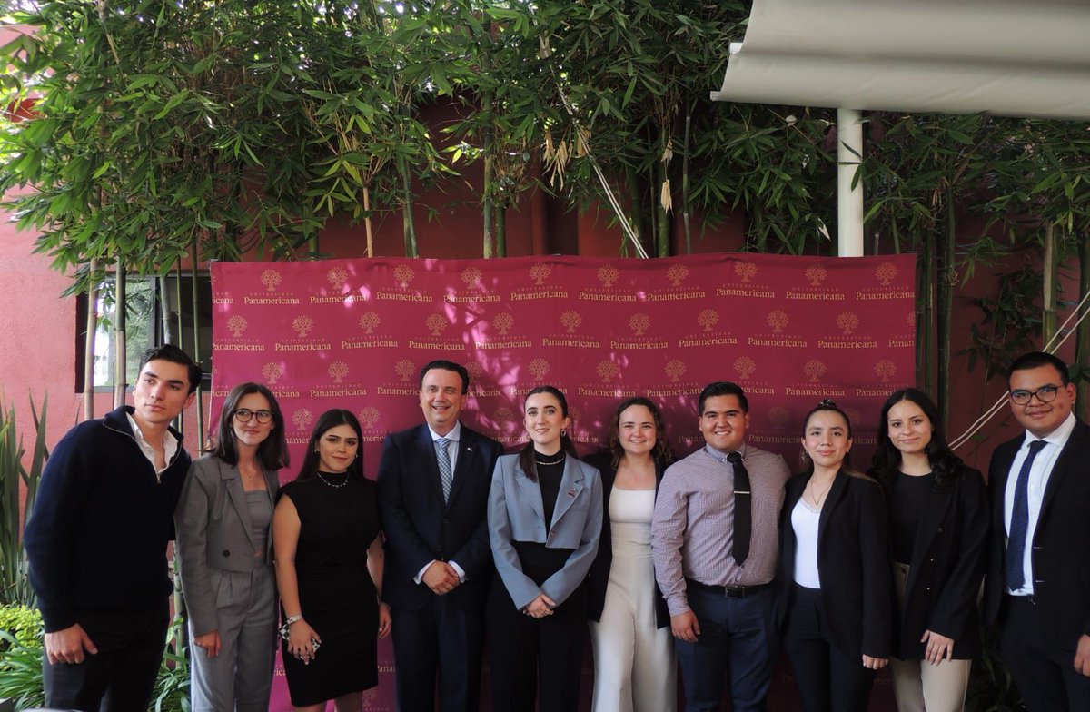 jsierraalvarez's tweet photo. #CapítulosUniversitarios II Mi reconocimiento a la presidenta saliente del capítulo universitario #CoparmexUP, Ana Paula González, por los logros alcanzados durante su gestión al frente de la mesa directiva del capítulo en la @UPMexico. Felicidades Ana y a todo tu equipo por sus logros y su gran crecimiento.
Felicito también a #FátimaSierra, presidenta entrante de la mesa directiva para el periodo 2023-2024. Fátima, deseo que tanto tú, como los jóvenes que integran, a tu lado, la mesa directiva, logren superar con creces los objetivos que se han planteado en favor de la comunidad universitaria.
Que sea un gran año, de aprendizaje y propuesta, un año donde su voz lidere el proyecto de una mejor sociedad para que tengamos un mejor país.
¡Enhorabuena!