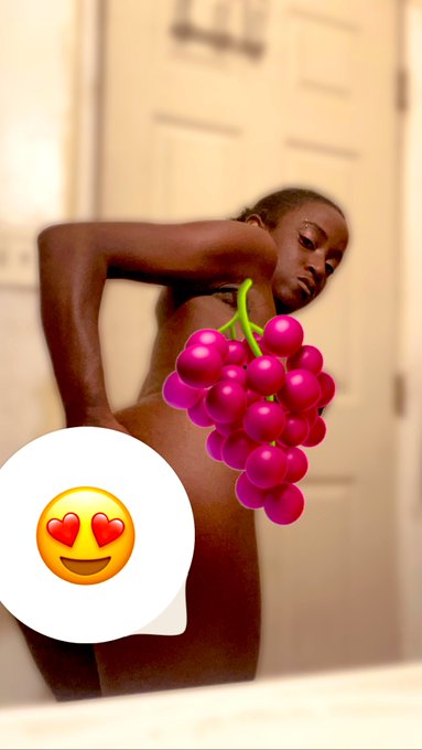 Throwing it back for Throwback Thursday   $5 for uncensored nude! https://t.co/IRKeqs6zh0