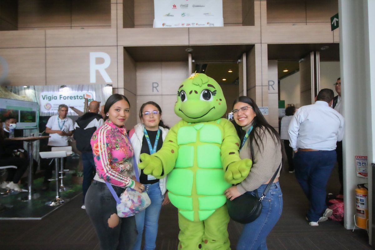 ecoindust's tweet photo. Nuestro 2do día en CNIIA Congreso Nacional de Investigación e Innovación Ambiental 🍃 Gracias a todos los que nos acompañan. #soysostenible https://t.co/8Sfq1zSZ10