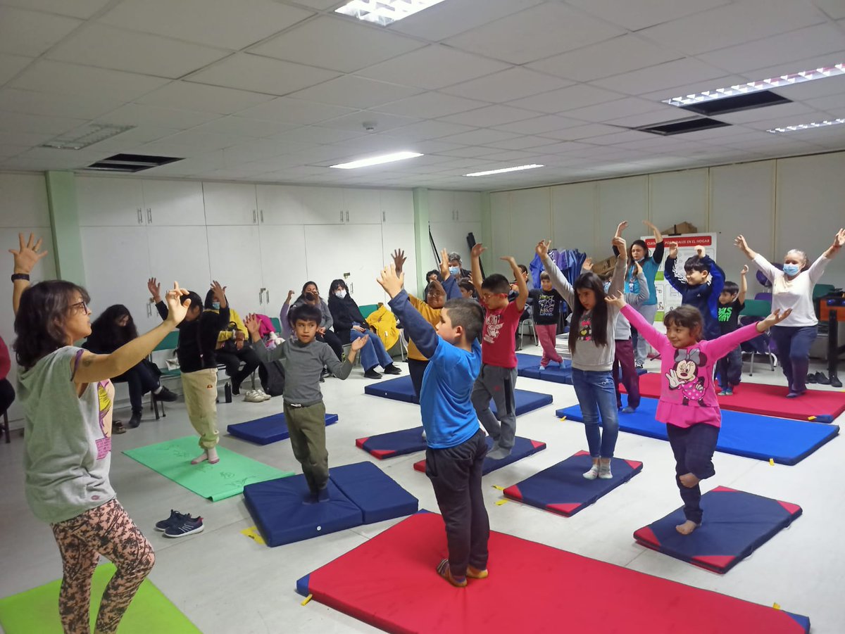 CarlaContuliano's tweet photo. Soy una Referente de Salud Mental en La Pintana convencida que la prescripción social en salud(participación,deporte,cultura,medicina intercultural) deben ser parte de los tratamientos de salud mental. La solución de salud mental no es con más psiquiatras ni fármacos. https://t.co/yucZ5kjP61