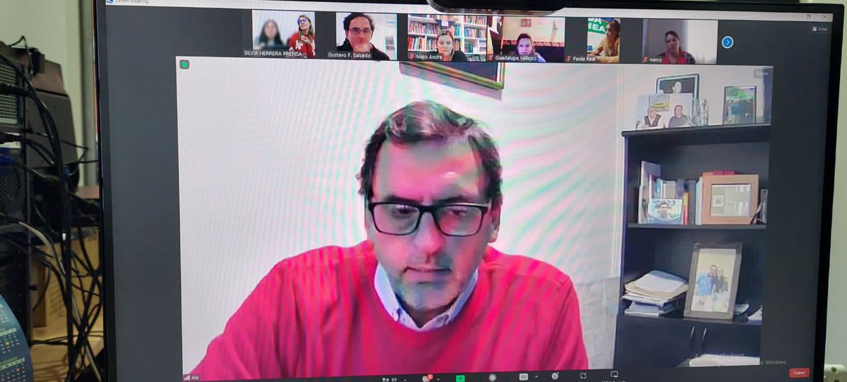 udocbacentral's tweet photo. 📍 En el día de fecha se lleva acabo la capacitación de "LICENCIAS PARENTALES". 
Nuestro Secretario General, @AlejandrooSalce, dio inicio a la charla a cargo del compañero  Sec. Gremial Provincial  @gustavofsalcedo, la Asesora Nancy Morales, desarrollándose  de modo virtual. https://t.co/vSSN6HUGWE