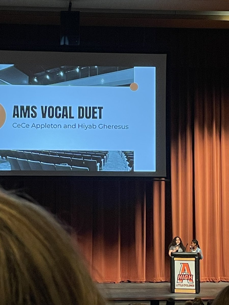 MsJsScienceLife's tweet photo. 🧵Y13 D2: Our opening district-wide meeting deserves its own post to showcase our student performances. https://t.co/gFHAAzy0hu