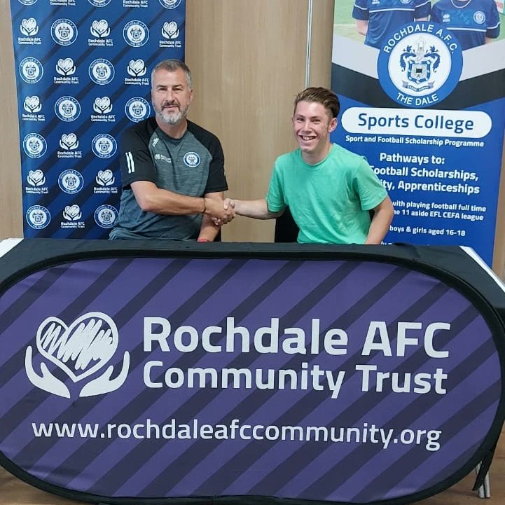 RAFCEDUCATION's tweet photo. Fantastic Enrolement Day today. 
A huge welcome to all our new students!
Enquire now to secure your place at Rochdale AFC Sports College.
Very limited spaces left! 
@Middtech_sch @OHLA_PE @StAnnesAcademy @Wardle_Academy @KPHS_Rochdale @HollingworthAc @StCuthbertsPE https://t.co/DqrUXwL45Z