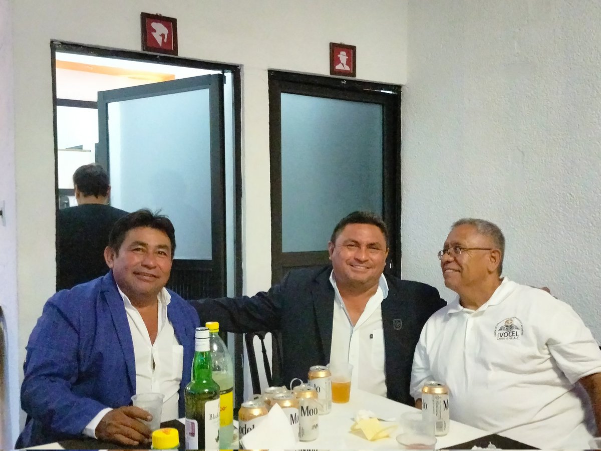 BustosGaytan's tweet photo. Concluyó el segundo congreso de voceadores de voceadores, Nueve países de Latino América, en Cuernavaca. https://t.co/int9qohBfE