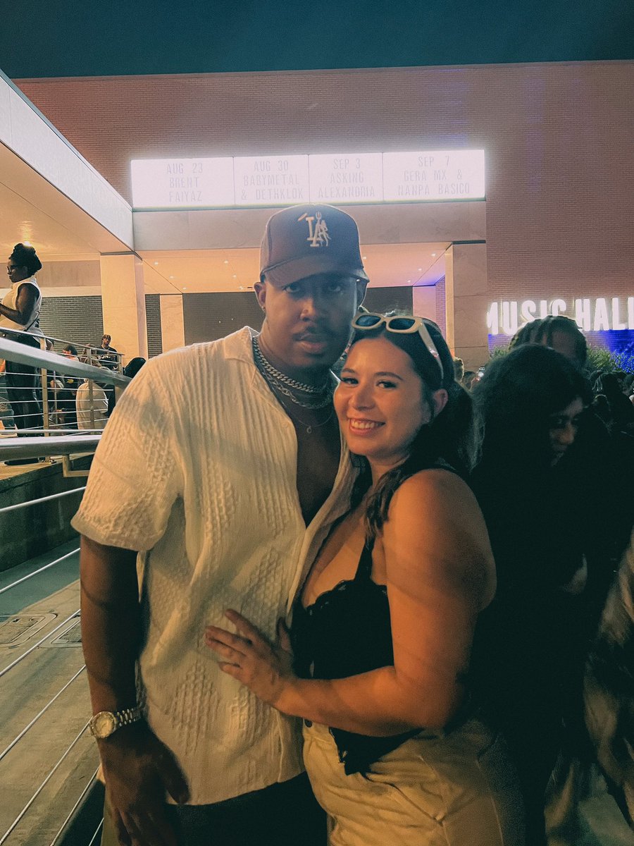 thecuejohnson's tweet photo. Aug 23.🤎❤️ https://t.co/VkzanuFSHZ