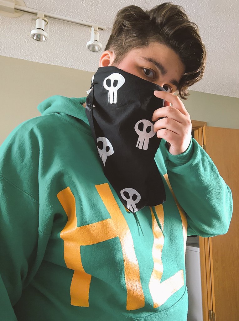 remembermarch's tweet photo. Secco cosplay! From the TV show Questo Mondo Non Mi Renderà Cattivo. But I also made his bandana he wears in the Forget My Name comic. Characters design is copyright @zerocalcare , the comic artist who created the show and original comic! #zerocalcare #netflix #SLIB #QMNMRC https://t.co/r0GiqG0nhQ
