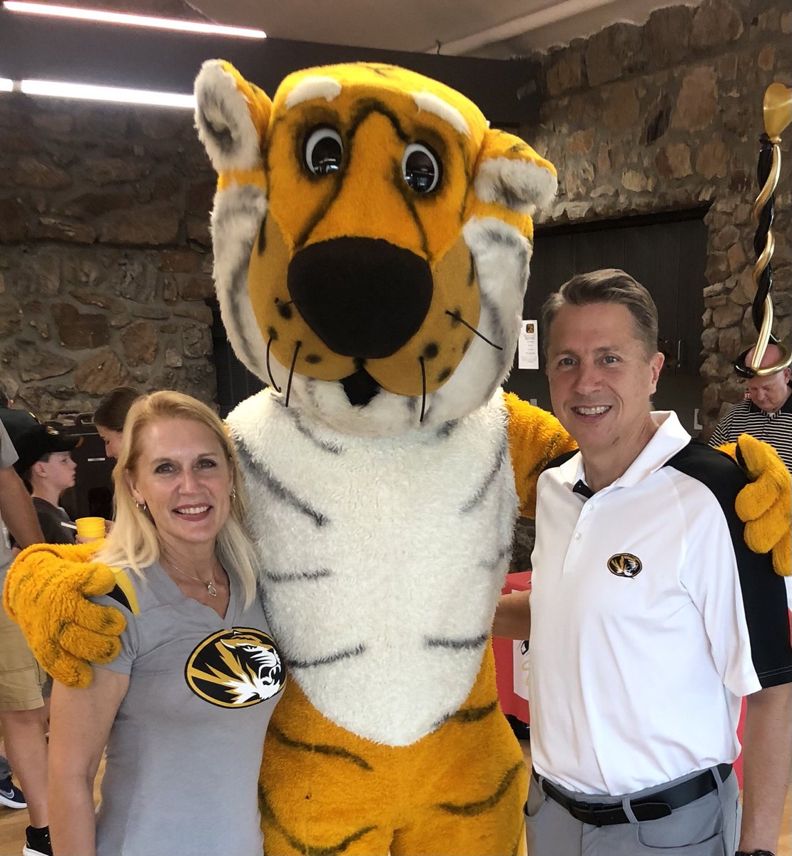JCottonWalker's tweet photo. MIZ-ZOU!  
We had a great evening with friends including Truman at the annual Mizzou Alumni BBQ in Cole County! https://t.co/HBWxQ2stfi