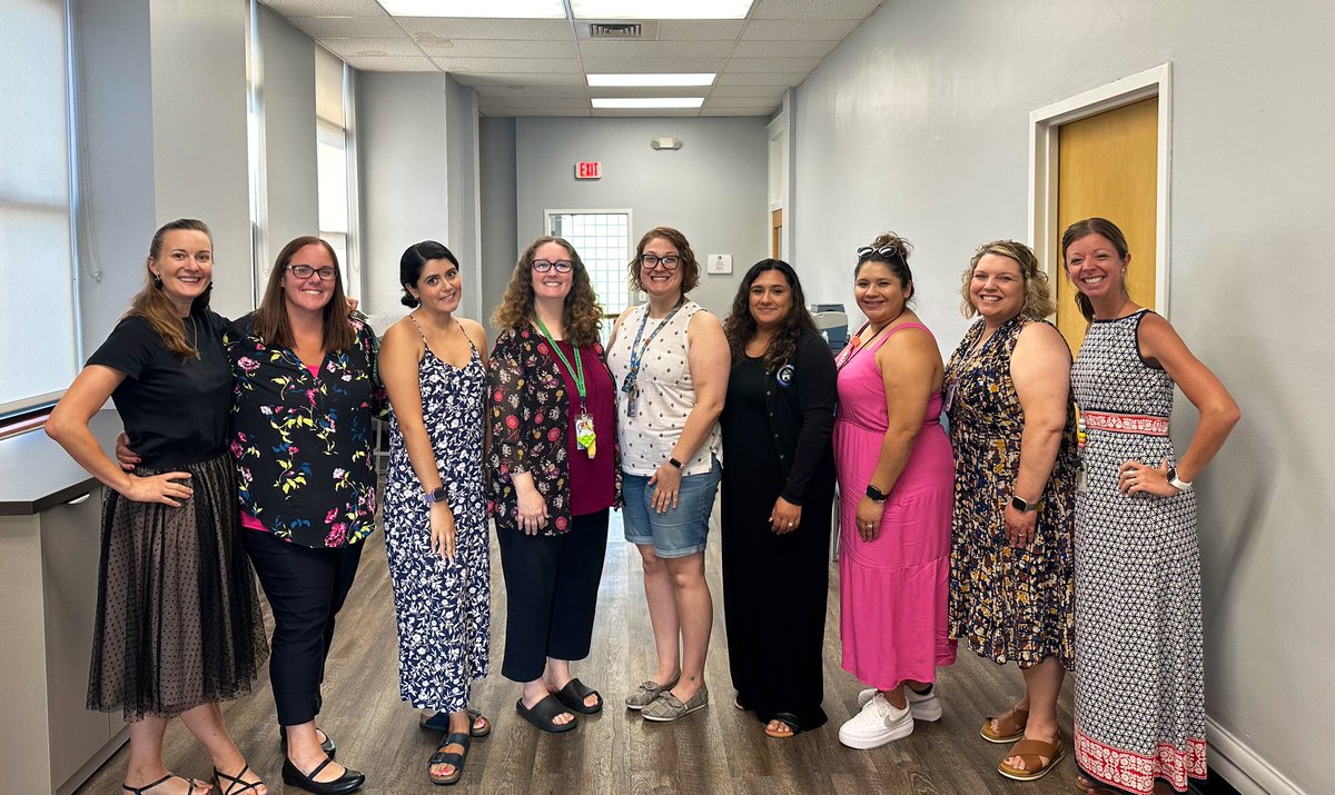 leahod's tweet photo. Even on the hottest day {ever}, this team is the coolest team around.  Say hello to the K-5 literacy/ biliteracy coach team! #d100inspires  #nofloatingheadsthistime 

@Literacy4Life1 @msjodip @MrsJyotishi @MissSamayoa @MrsJanuszyk @LitTeach100 @BilingualCDiaz @TheresaAdelphia https://t.co/b886lrr8jo