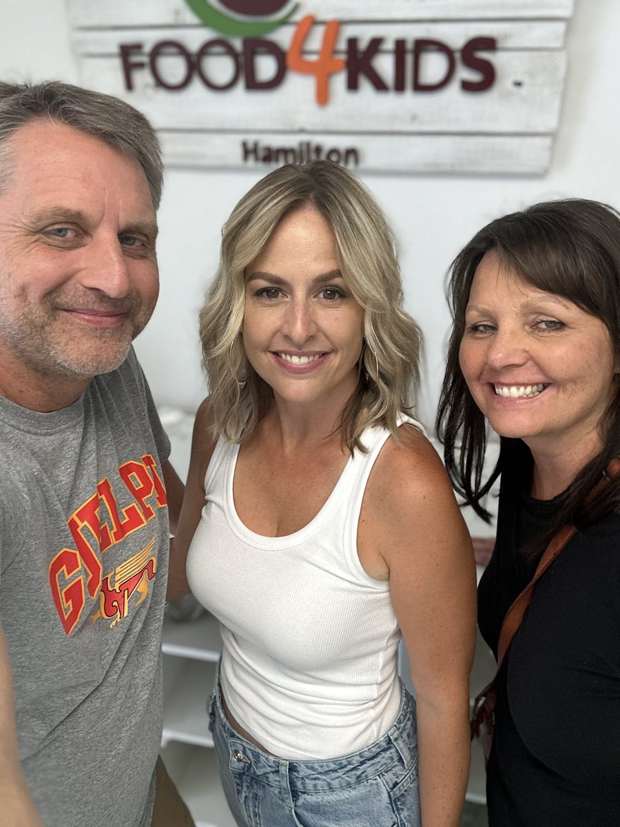 Food4KidsHamOnt's tweet image. Our amazing friends from The Purple Butterfly of Hope Foundation donated $5000 today!  Thank you for always helping to feed our amazing kids in #HamOnt 

#weekendswithouthunger 
#hwdsb #hwcdsb