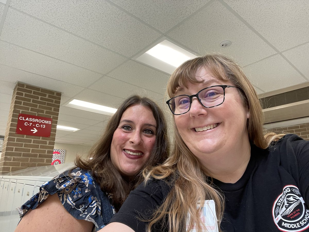 It was definitely a great day to be a Pioneer and supported by so many awesome people!  <a href="/SterlingMiddle1/">Sterling MS</a> @Martinez_LCPS #6thGradeRocks