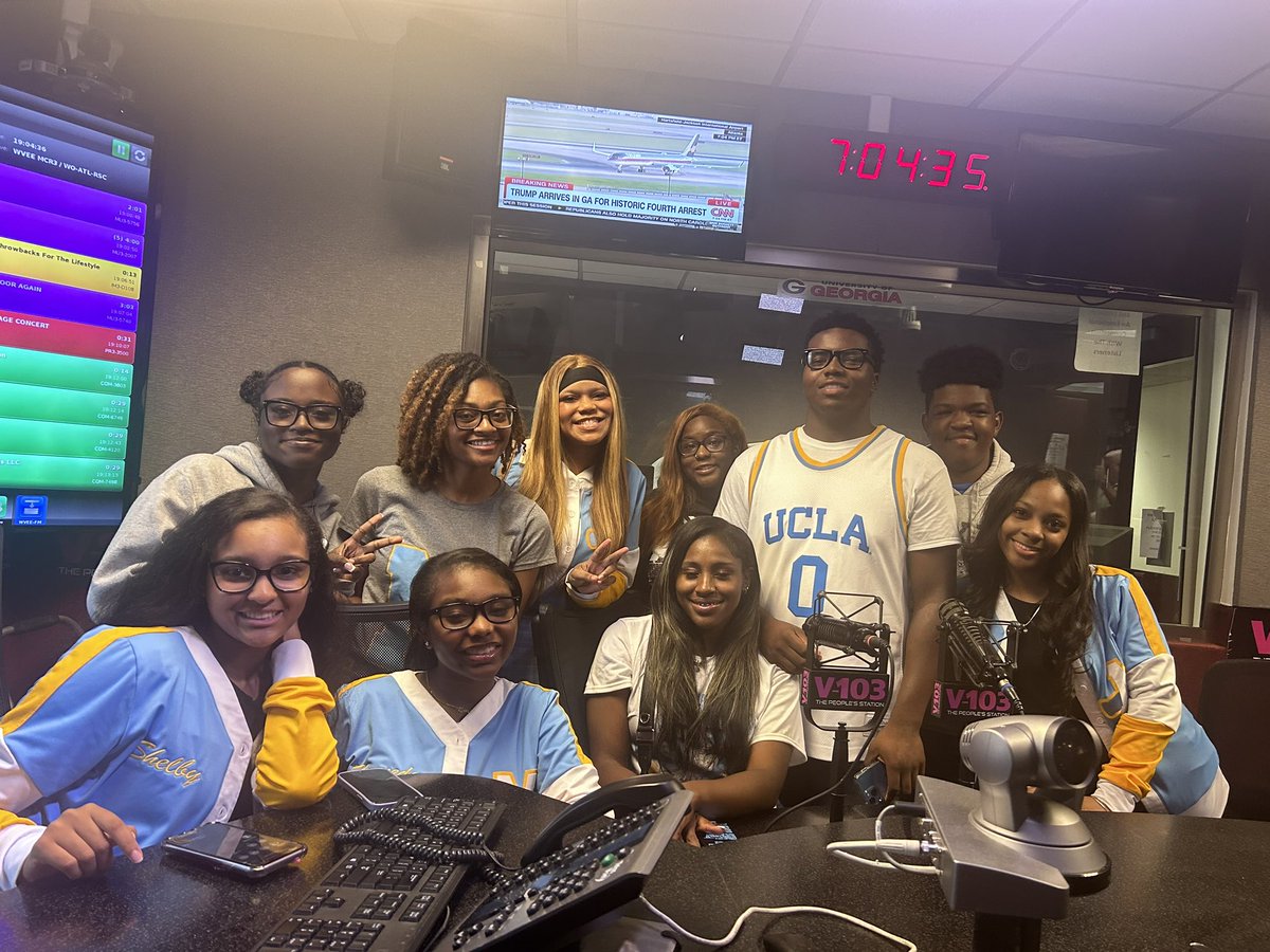 APSMaysRaiders's tweet photo. Class of โ24 ๐จ๐พโ๐๐ฉ๐ฝโ๐ is making their #24count on @V103Atlanta tonight. ๐ฉต๐ Check them out. @BEMaysPRIDE @mays_cheer @MsReedtheAP @RamonRivers12 @Ms_LMorgan #REACH #alegacytokeepanimagetouphold https://t.co/PviNf0A0tj
