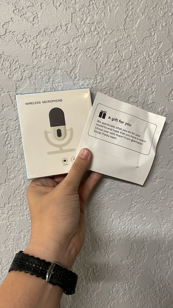 paper_fields's tweet photo. @amazon Wow! I came home from school today with a package waiting. Never expected to get a microphone I need for my NBCT straight from Amazon’s Social Media team. So grateful!! Made my day https://t.co/eRNmoXBjmQ