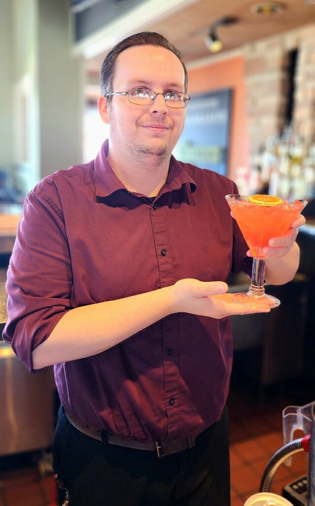 ChilisC47691's tweet image. New to the crew Dillion :) Alignment focusing on drinks —Zone 1 perfection #youmatter #chilislove  #Tahlequah @taryn_mahaffey @CandaceWatkins9 @leon_copeland @neufeldjosh1 @train3rgirl