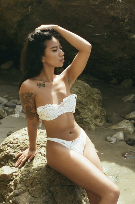 Summer came like cinnamon&mdash; so sweet 🤍 https://t.co/p5WVD4bX6a<a href="/tag/xbiz2024"class="tags"><span>#xbiz2024</span></a>