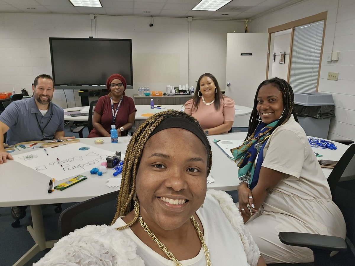 DWilliamsPPSsci's tweet photo. The @PortsVASchools science team getting ready for the pep rally next week! #PPSBridgeBuilders #PPSshines #leadwithlove #bethechange @ScienceWithMrsT @nicscud @SLMillaci @hmeducate @ebracyPPS https://t.co/xsLpj7Wter