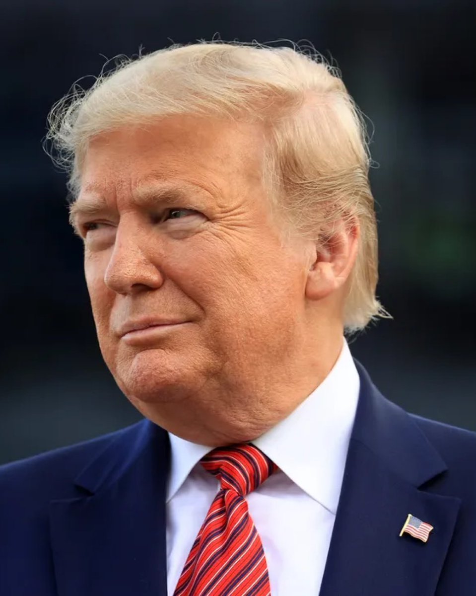 PopCrave's tweet image. Donald Trump is revealed to be 6-foot-3 and 215 pounds, according to the Fulton County Sheriff’s Office.