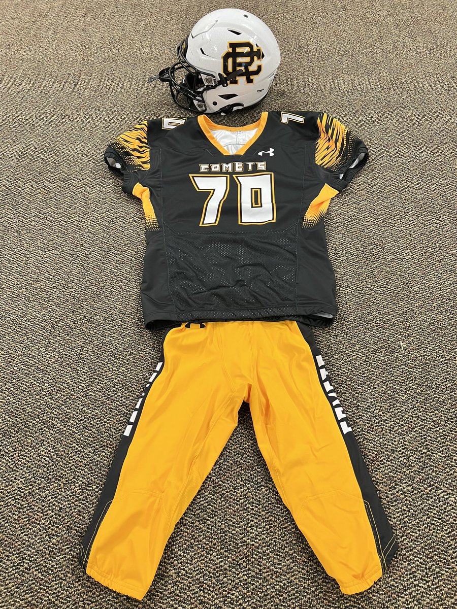 Week 1 attire. 👀 New Uniforms, white helmets, and for the first time since 2012 we will be back in gold pants at home tomorrow night vs Elmwood Park!