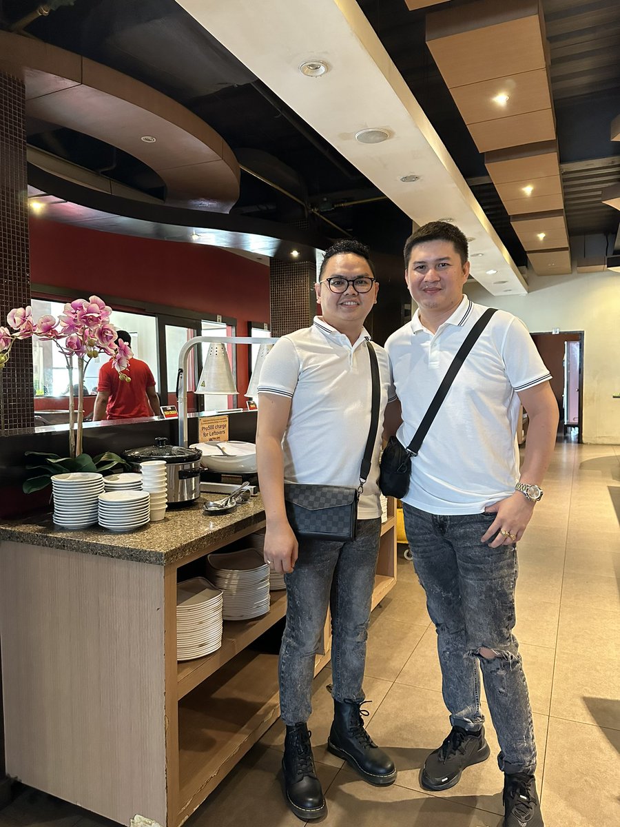 gherine18's tweet photo. Celebrating our 11th Anniversary 🖤🤍 #relationshipgoals #LoveWins #bicouple🏳️‍🌈 #132months #11years https://t.co/f4Xl4e4Jo8