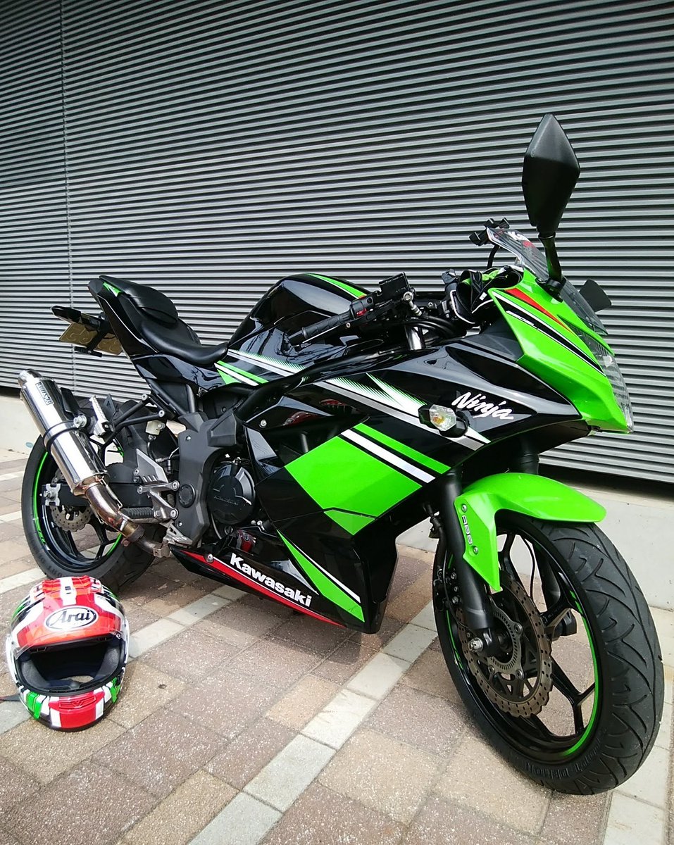 KUNISUN4's tweet image. #とびきりのグリーンを魅せて下さい
#KAWASAKI
#KRTedition
やっぱりKAWASAKI…😀
