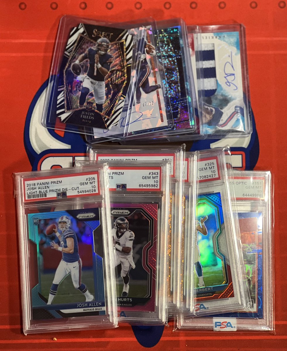 designswendell's tweet photo. SALE TOMORROW! Happy to be back. Sale is tomorrow at 7 PM EST, will be a fun one. Got some fire inventory! RTs appreciated and one random RTer gets a $20 sale credit! https://t.co/Y9VD2TkN7M