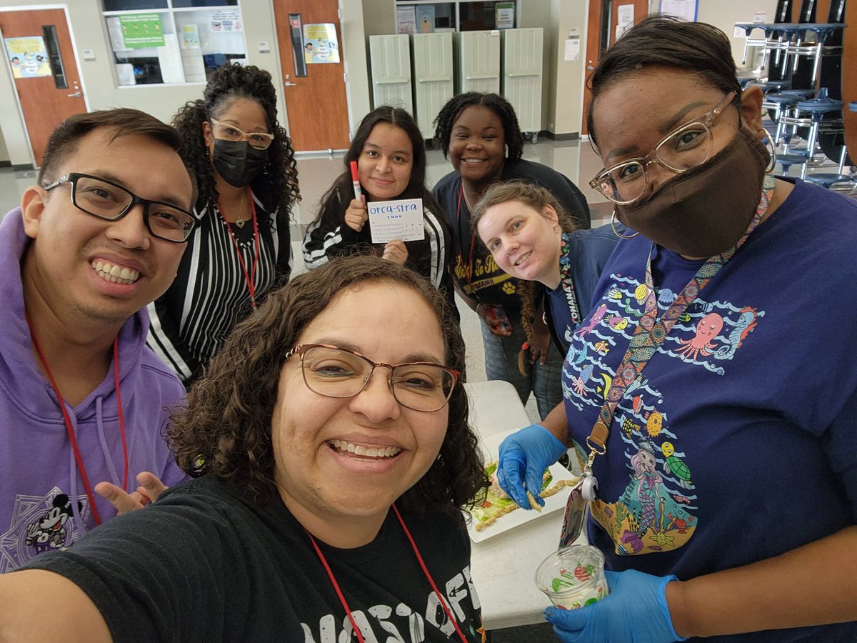 Anlyacosta's tweet photo. Almeda's Top Chef Sea Edition - The Whale Team prepared an Orca-stra Tuna plate. @Almeda_Elem @Ian_Olmstead @deandra_waters https://t.co/4s43ILDIpn