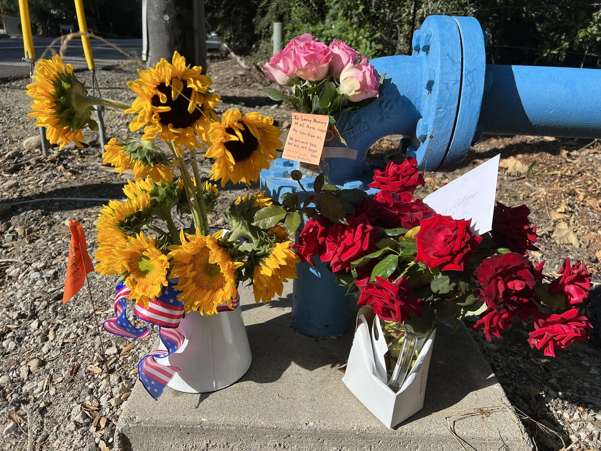 Cazaresreports's tweet image. A growing memorial has started about a block away from #CooksCorner @NBCLA