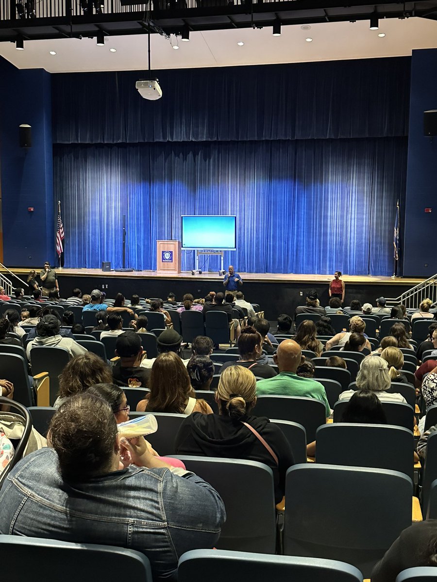 Saw so many excited faces tonight at our LMS orientation! Looking forward to a great year:-)