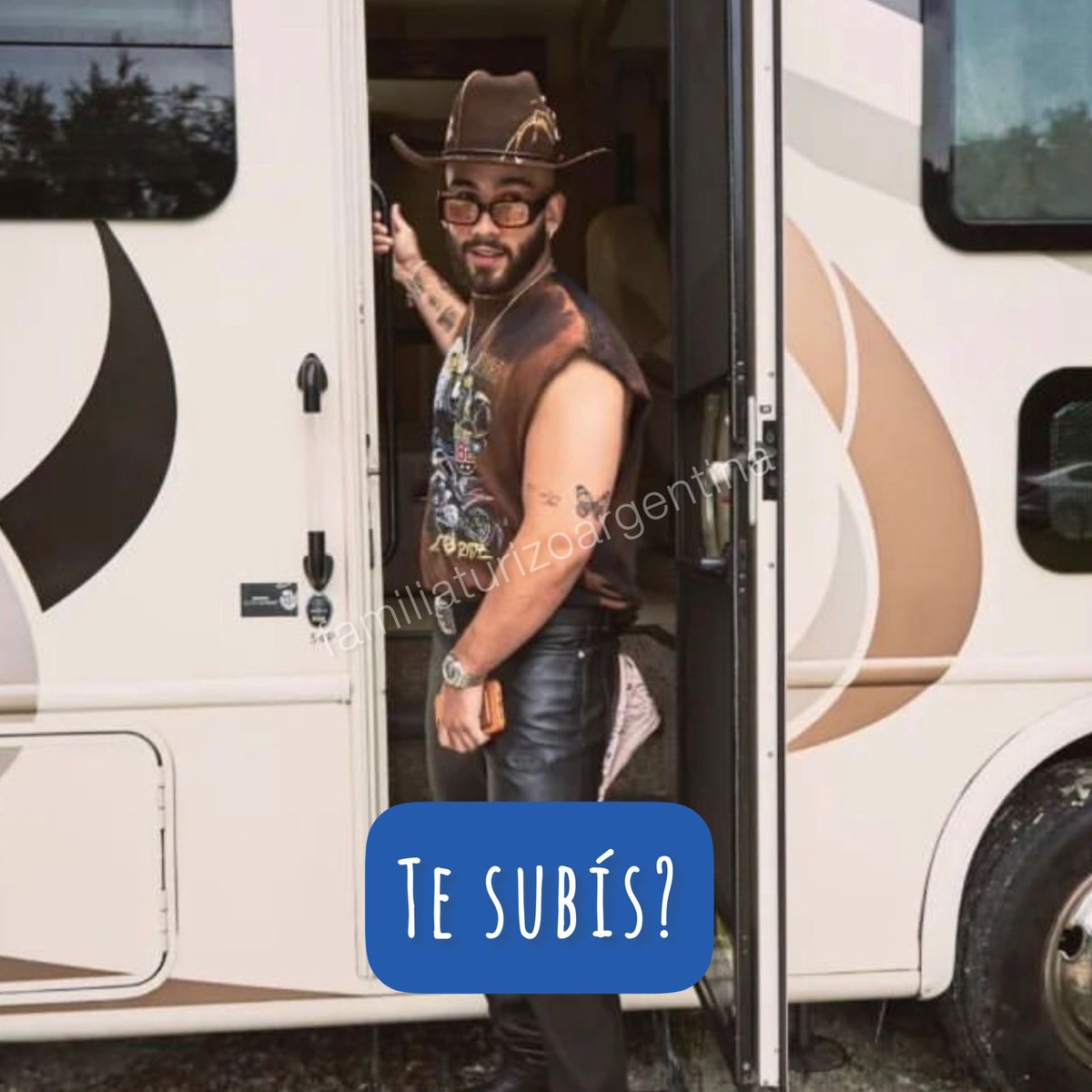 Turizo_Arg's tweet photo. Encontramos al Vaquero! 🤠
Va en camino a estrenar...#delunesalunes
RT si te subís 😉

@manuelturizomtz @jturizomusic #grupofrontera https://t.co/UGXqMypQ7d