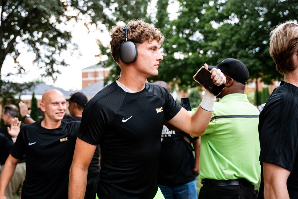 🚨 NEW START TIME 🚨

8:30 p.m. See you at Spry! 🎩