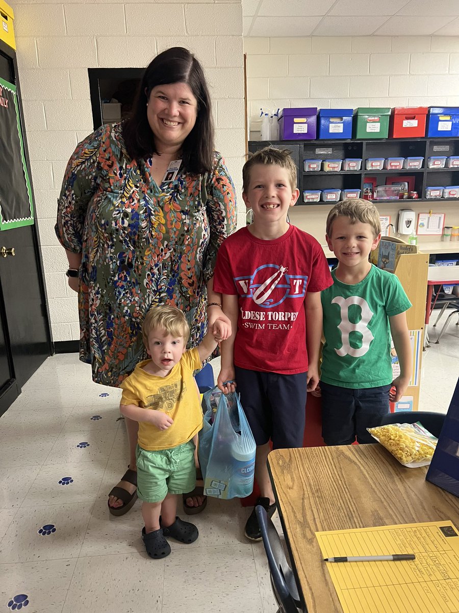 Meet the Teacher night was a huge success! Excited to meet so many new wonderful students and their families! It’s going to be a great year! <a href="/BurkeCoSchools/">BCPS</a> <a href="/ves_tigers/">Valdese Elementary</a> #ignitelearnimgBCPS