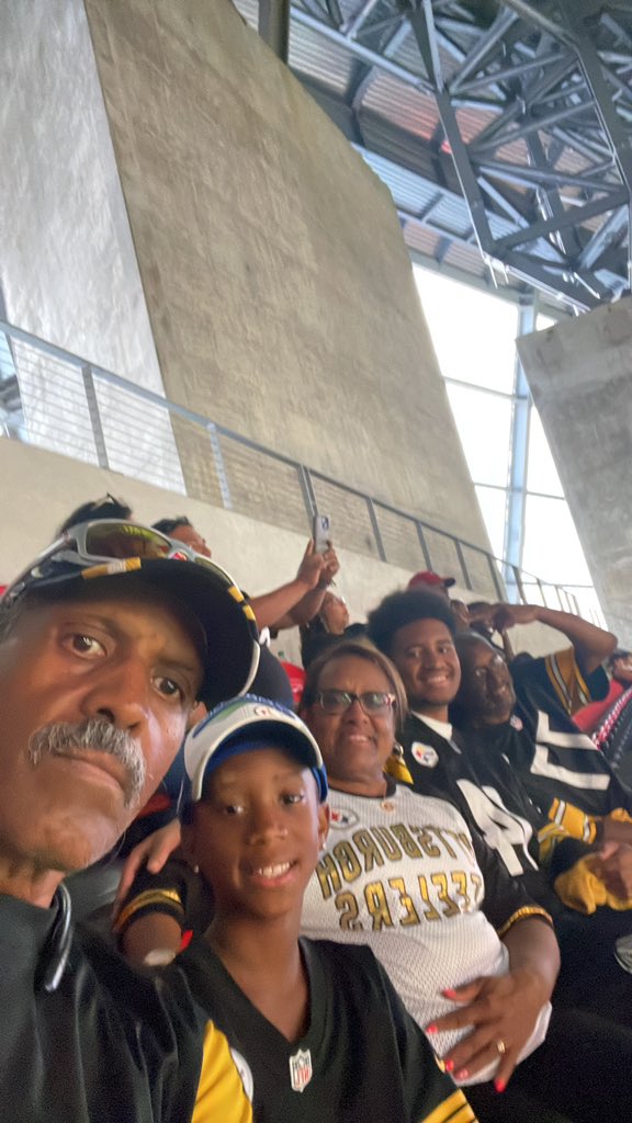 #SteelersNation  went all the way to Atlanta to watch them play LETS GO STEELERS