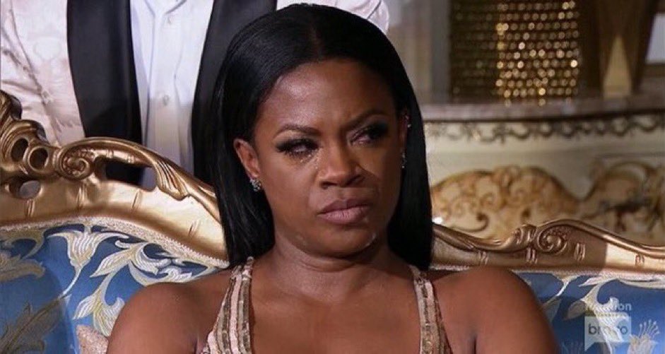 xoxshayy's tweet image. i want to know why, in 100+ degree weather, it takes 2+ hours to get the power back up &amp;amp; running…..all because of a little bit of rain 

#houston #texas #texaspowergrid