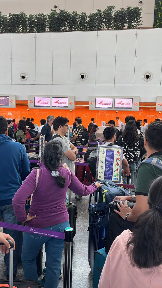 tmrinal's tweet photo. @airindia queue at the Bangalore airport for checkin is horrendous, no separate counter for baggage drop https://t.co/KxSCjlyOgG