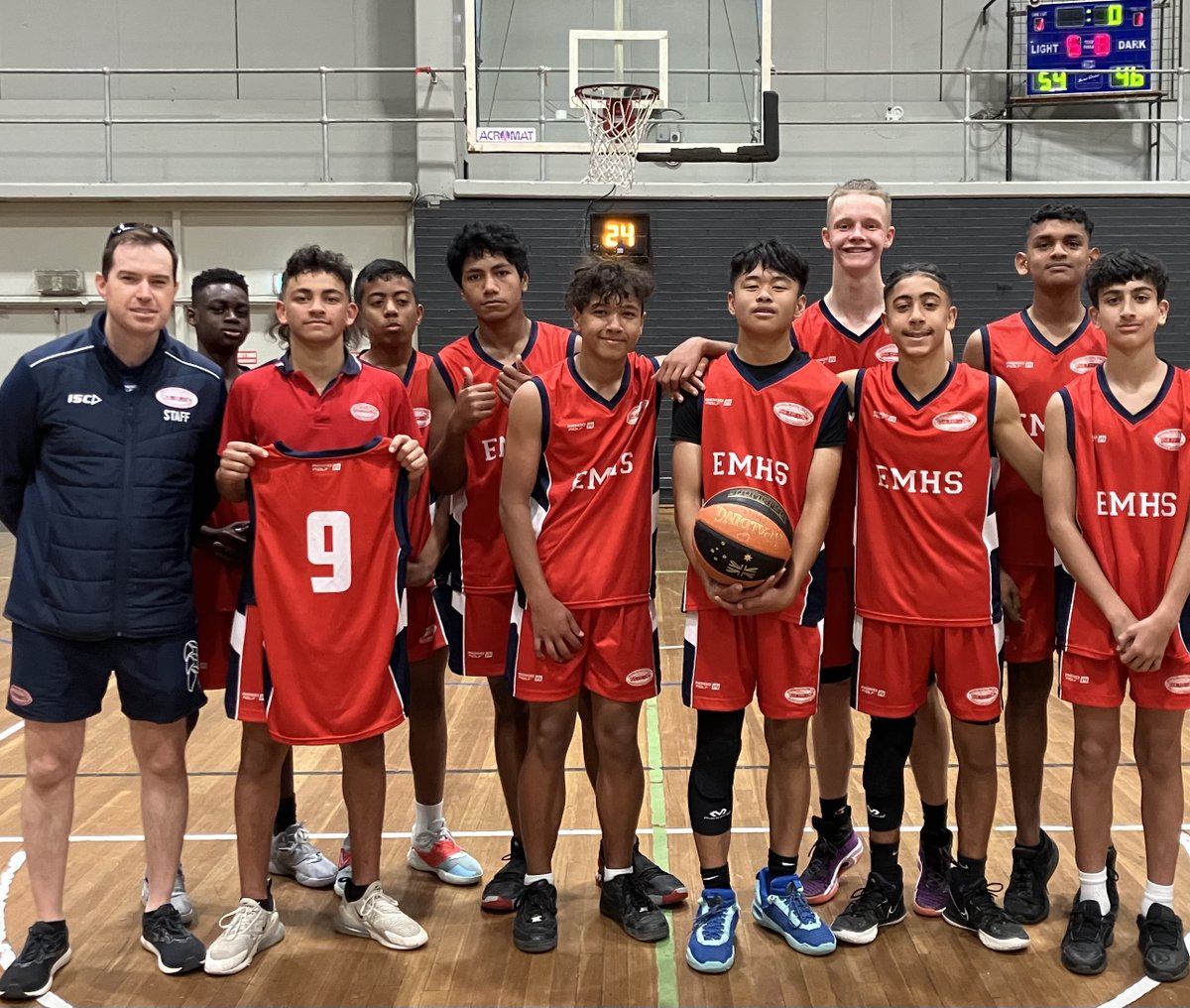 emhs8584's tweet photo. Thurs 24th August, the U15 Boys played a highly skilled Holsworthy HS team in the SSW Basketball QF . What ended as a tight encounter, with the final score,  54-46. The boys represented our school with respect,  responsibility and pride and should be proud of their efforts. https://t.co/e4oBP1VEk2