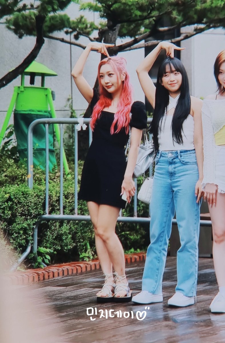 minjiday_331's tweet photo. 230825 출근

#민지 #MINJI 
#시크릿넘버 #SECRET_NUMBER https://t.co/GHYITd4B4X