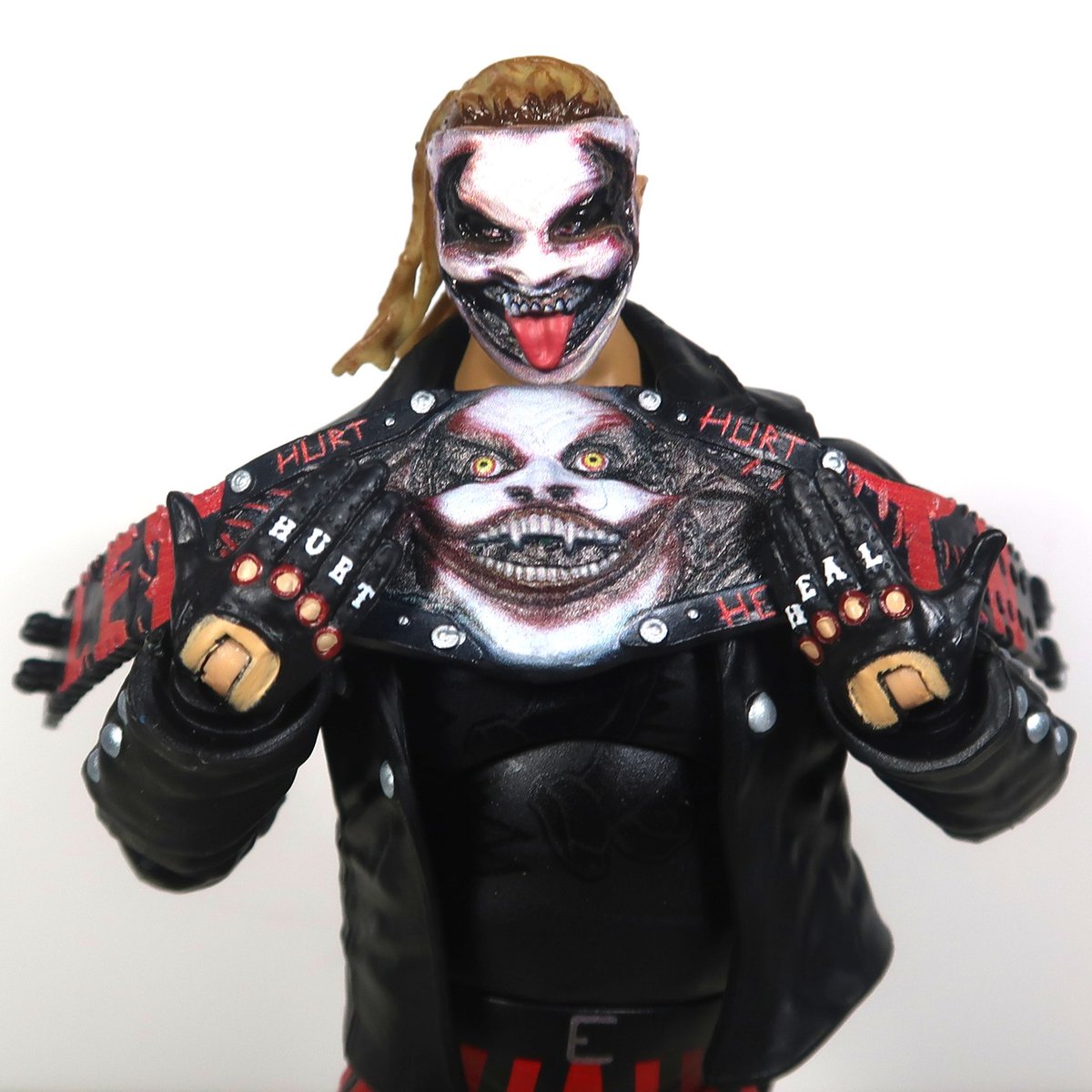 Rest in peace Bray Wyatt. Never been a wrestler I was more fascinated and engaged whenever he was on screen. Creatively one of my biggest inspirations. I am glad to have been at his final televised match the "Pitch Black" match in Texas. We love you Bray

#BrayWyatt