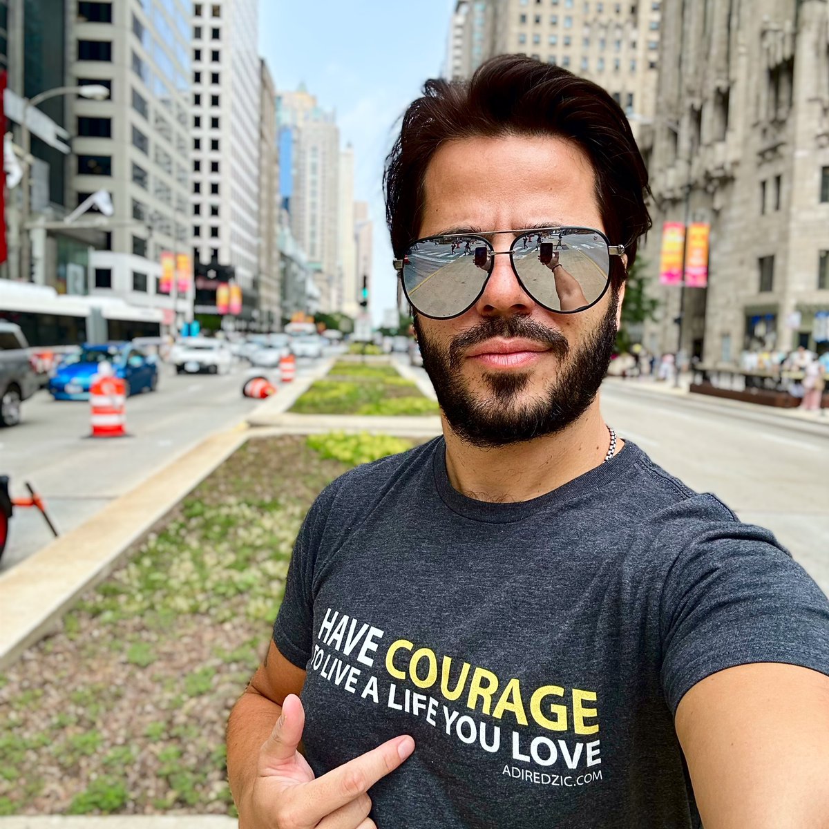 thinkchange's tweet image. 45 hrs in #Chicago - v quick trip, but I captured this reminder for you 😃 📸