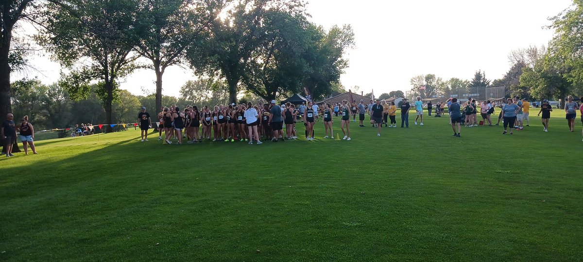 wolverine_xc's tweet photo. #WolverineWeather tonight. 

Deb Hankins Invitational
Welcome to the 2023 Cross Country Season

Go Wolverines! https://t.co/osrD1R8eKU