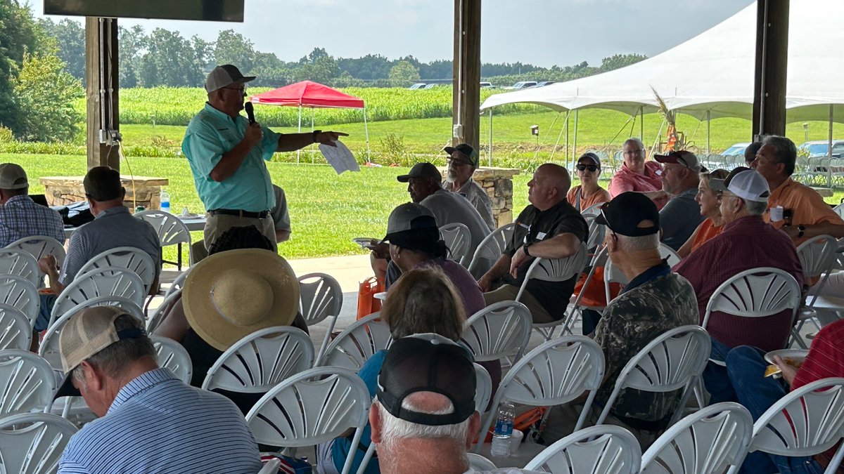 We had another successful Steak &amp; Potatoes Field Day at the Plateau REC with nearly 400 participants today.
We were so delighted to have UTIA senior leader Keith Carver and UTK Chancellor Plowman in attendance. <a href="/KC4UTIA/">Keith Carver</a> <a href="/UTIAg/">UT Institute of Agriculture</a> <a href="/TennesseeCattle/">TN Cattlemen's Assoc</a> <a href="/TNFarmers/">TN Farmers Co-op</a> <a href="/SalfordGroup/">Salford Group</a>