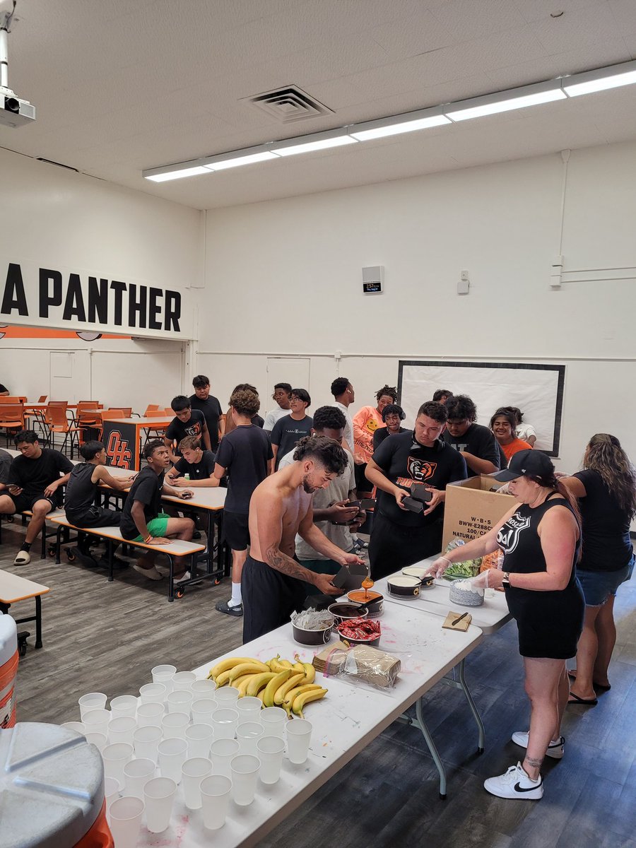 OrangePFootball's tweet photo. Huge shout out to Buffalo Wild Wings at The Village in Orange!! They are a proud supporter of OHS Football and just supplied today’s pre-game Team Meal!! We will play to make you proud; for our team, for our city, for our hearts before tonight’s big game against Villa Park! https://t.co/CsQOYUkvkU