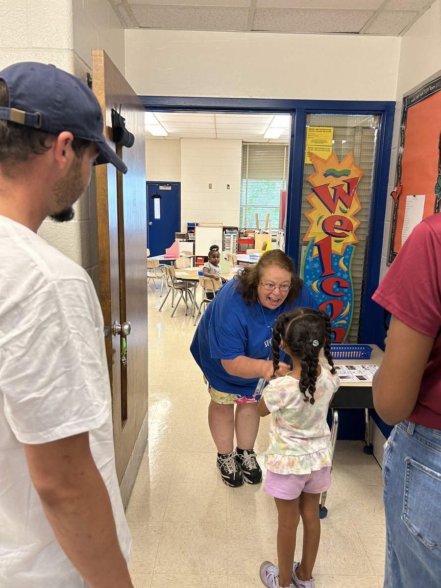 Amy Taylor tweet media