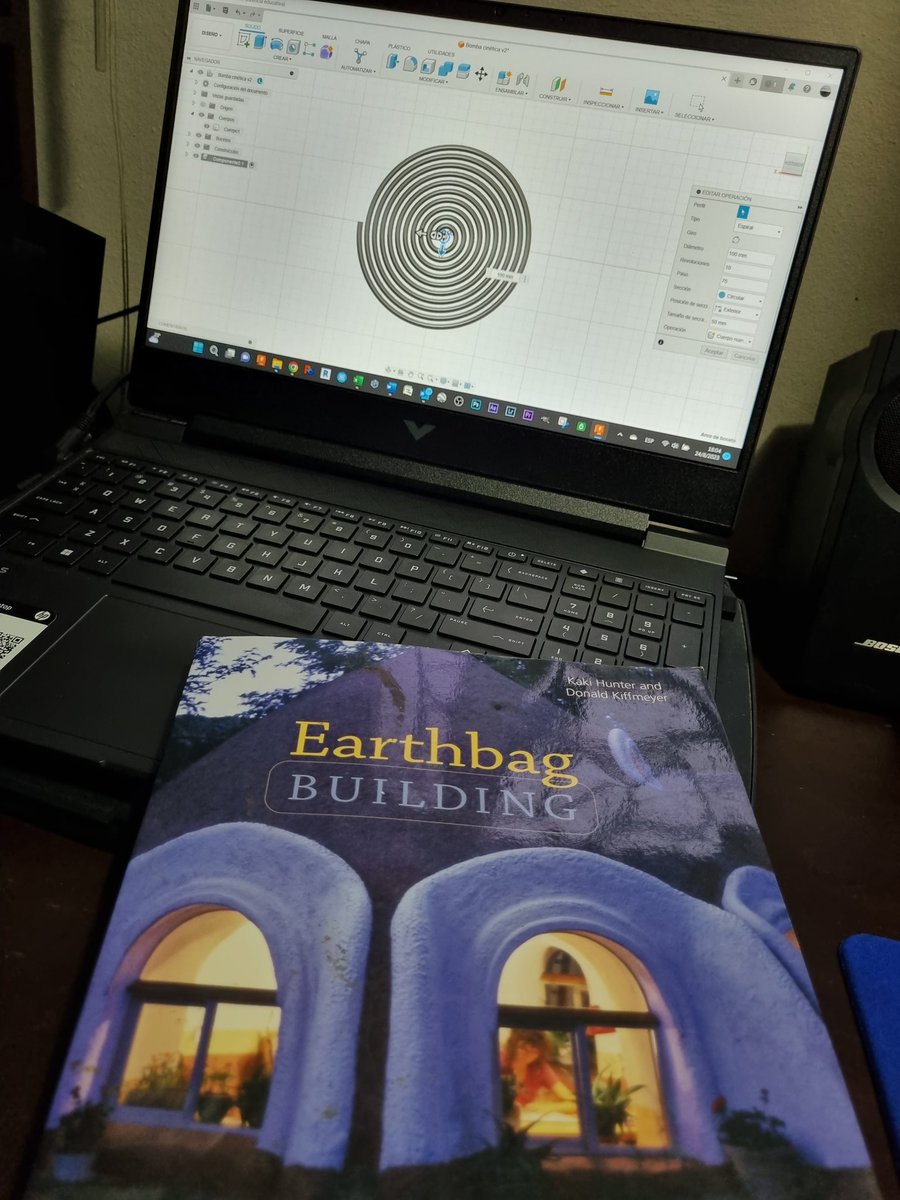 LuisAlbanes's tweet photo. My New book arrived ! #EarthbagBuilding https://t.co/ZF7CI2PeVa