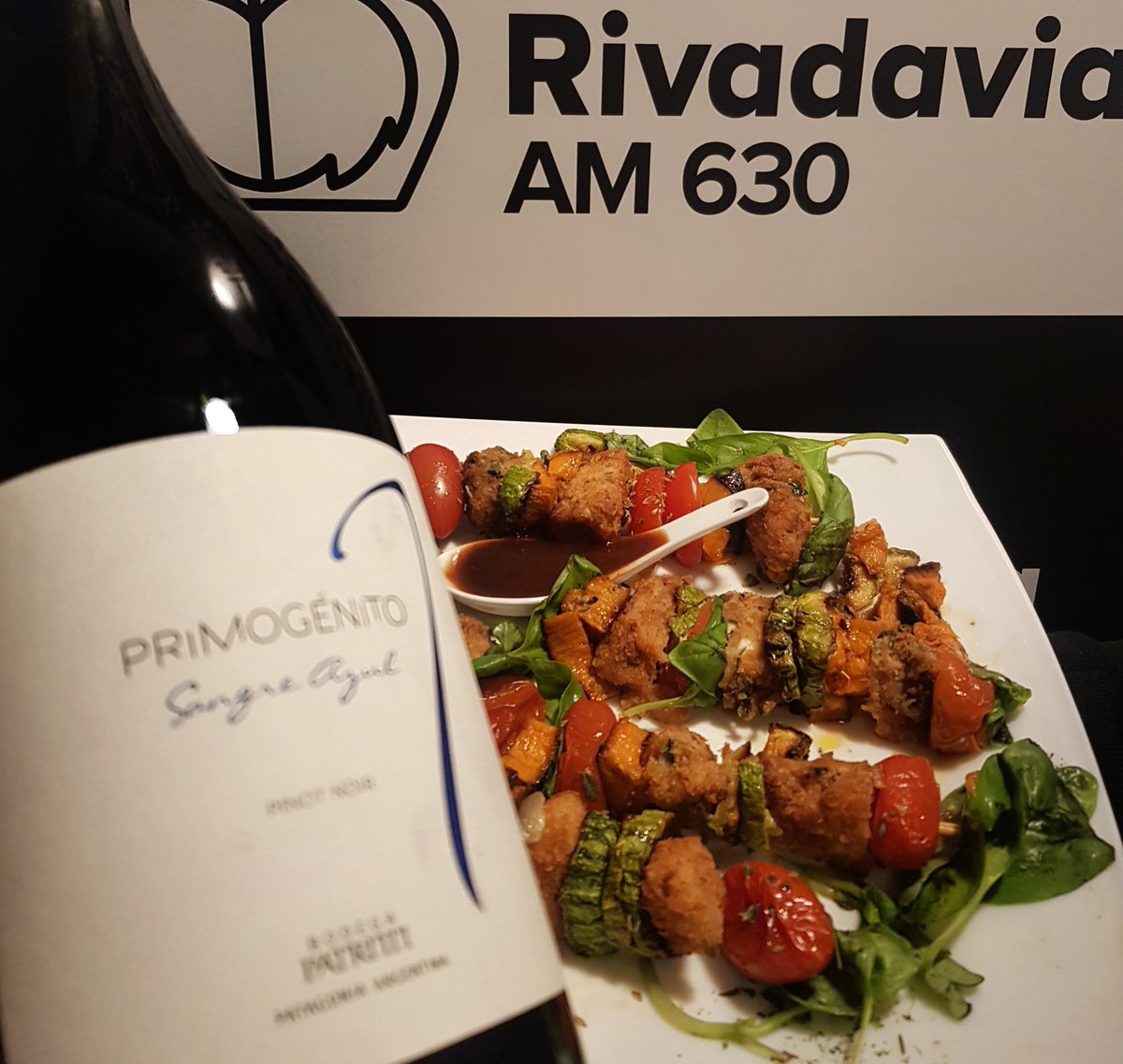 jackiejavkin's tweet photo. https://t.co/9xG9iv5NjM
.
📻@rivadavia630
#jackiejavkin #vihoargentino #radiorivadavia #radio #comunicación #pinotnoir #viho #wine #vitivinicultura #wine #winetasting #foodie #gastronomia #buenosaires #argentina https://t.co/dbme7W9vyU