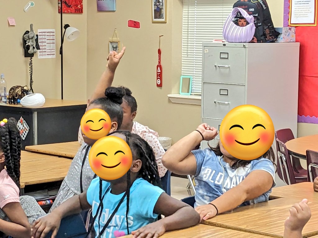 We saw great <a href="/amplify/">Amplify</a> Grade 1 #CKLA #Skills instruction happening during our initial walk <a href="/Spence_AISD/">Spence Elementary AISD</a> <a href="/SoRclassroom/">Science of Reading Classroom</a> <a href="/CurriculumMatrs/">Curriculum Matters</a> <a href="/clynvan1/">C. Van Wassenhove</a> <a href="/DrWynneLaToya/">Dr. LaToya Wynne</a> <a href="/DrKAuguste/">Dr. Krystal Auguste</a> #phonemicawareness #segmentation