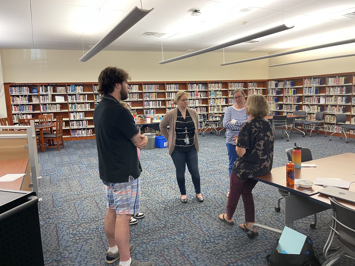 Elizabeth Brown tweet media